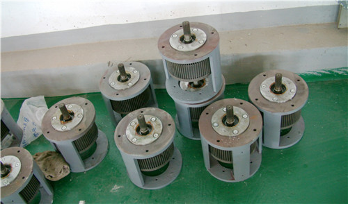 ����������